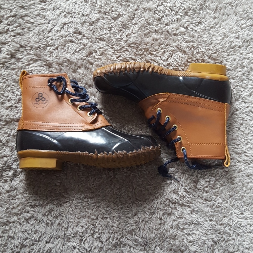 Duck boots